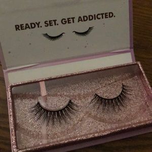 Lashaholic Luxury Lashes